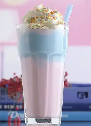 A cup for water and juices, made of clear glass, a box of 6 pieces