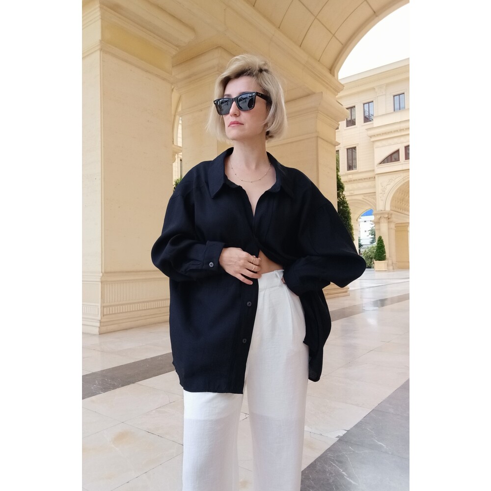 OVERSIZED BLACK SHIRT